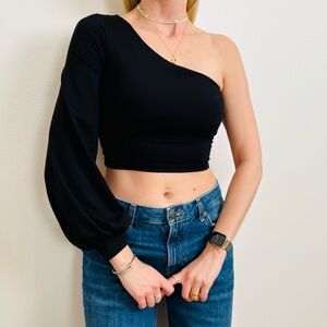 Susana Monaco Black Asymmetrical Crop Top with One-Shoulder Design Black